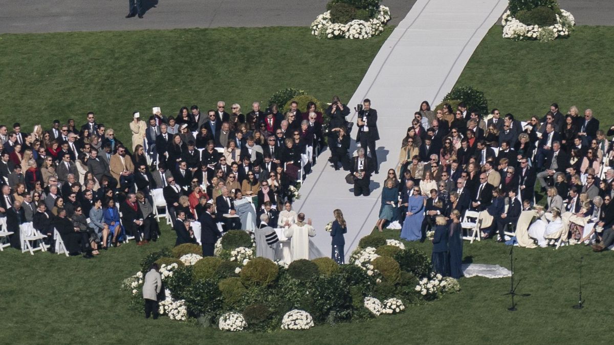 Vnučka amerického prezidenta Bidena se provdala v Bílém domě